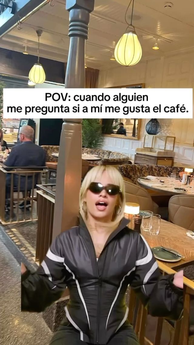 Me encanta el café. Siempre lo tomo sin azúcar. ¿Y a ti? ¿Te gusta el café? ☕️ ¿Cómo lo tomas? ¿Con leche? 🥛¿Sin azúcar? 🍧 #miłośnicykawy #kawa #cafe #hiszpański #hiszpanskionline #jezykhiszpanski
